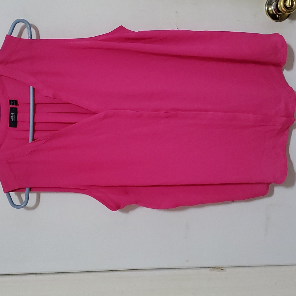 Womens Sleeve Less Button Down Blouse